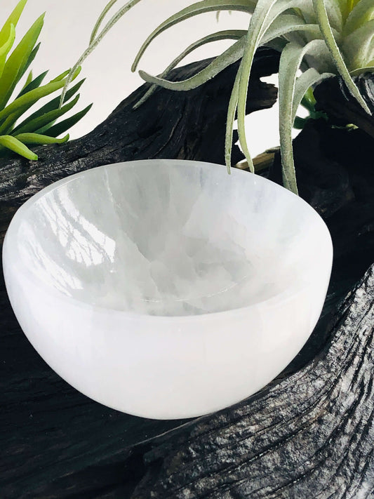 Selenite Crystal: Healing Properties, And How to Use This High Vibration Stone