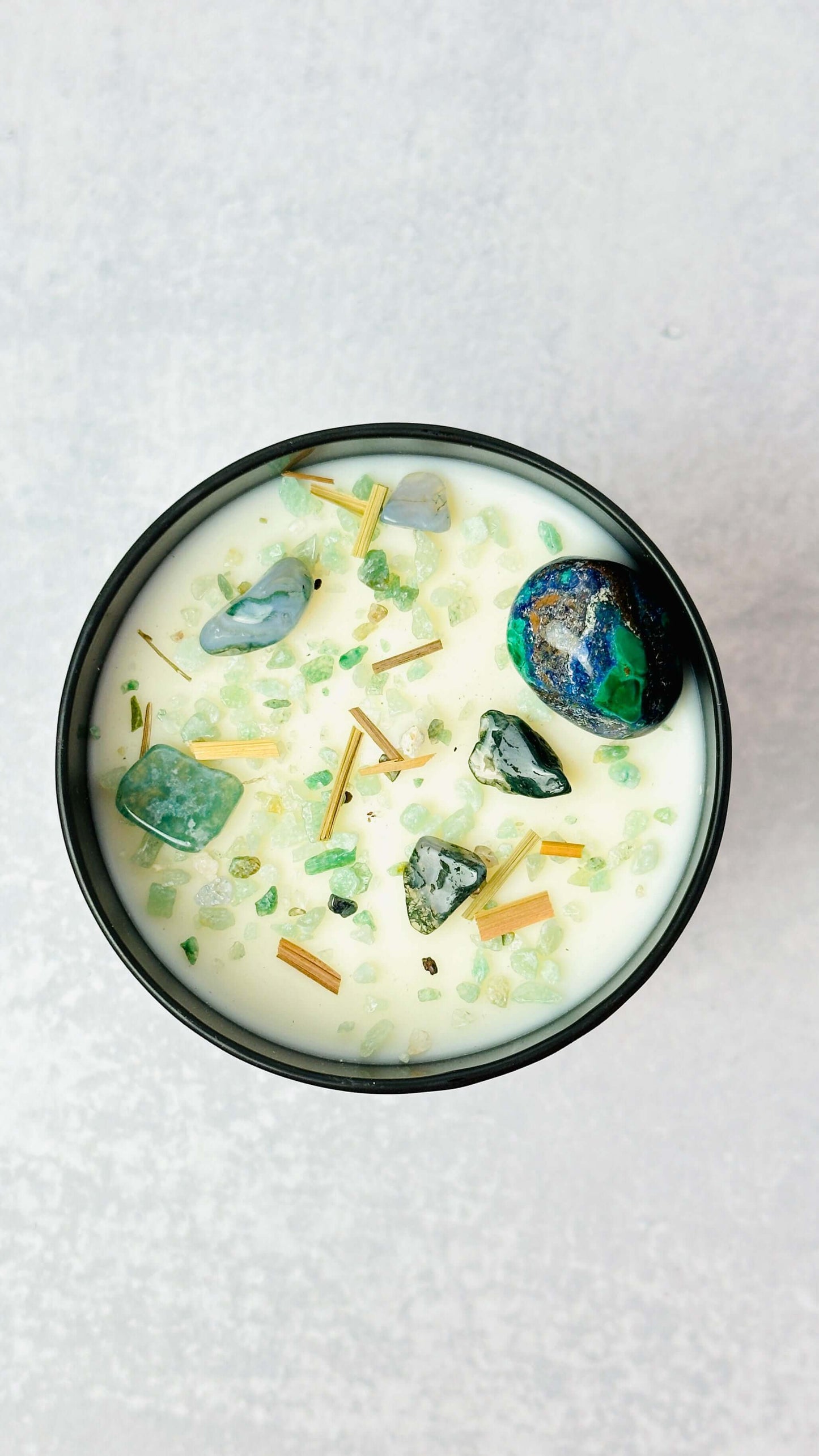 Zen soy candle with Azurite Malachite crystal