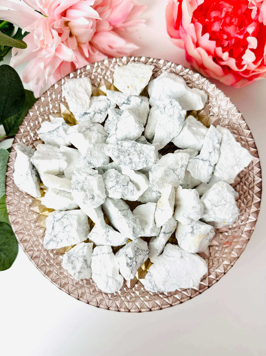 Raw White Howlite Stone, Rough white howlite, raw crystals and minerals