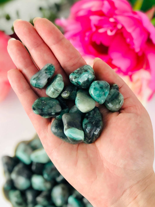 Natural green Emerald crystal