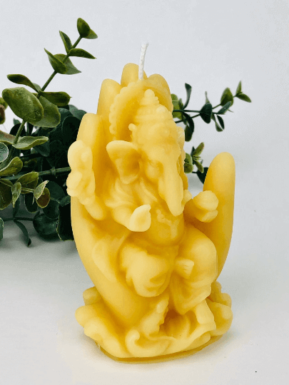 Open roads - Ganesh elephant in the open hand crystal infused candle