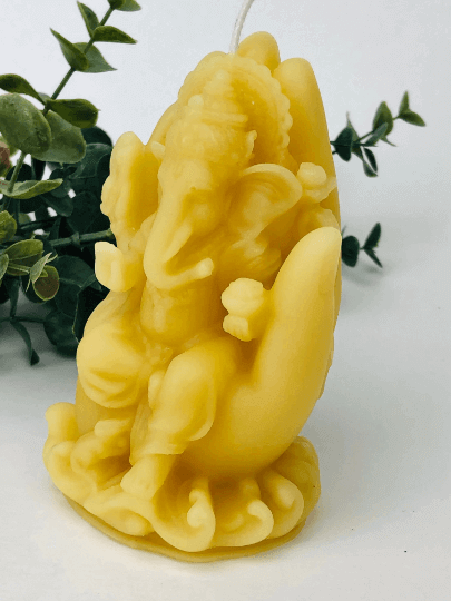 Open roads - Ganesh elephant in the open hand crystal infused candle