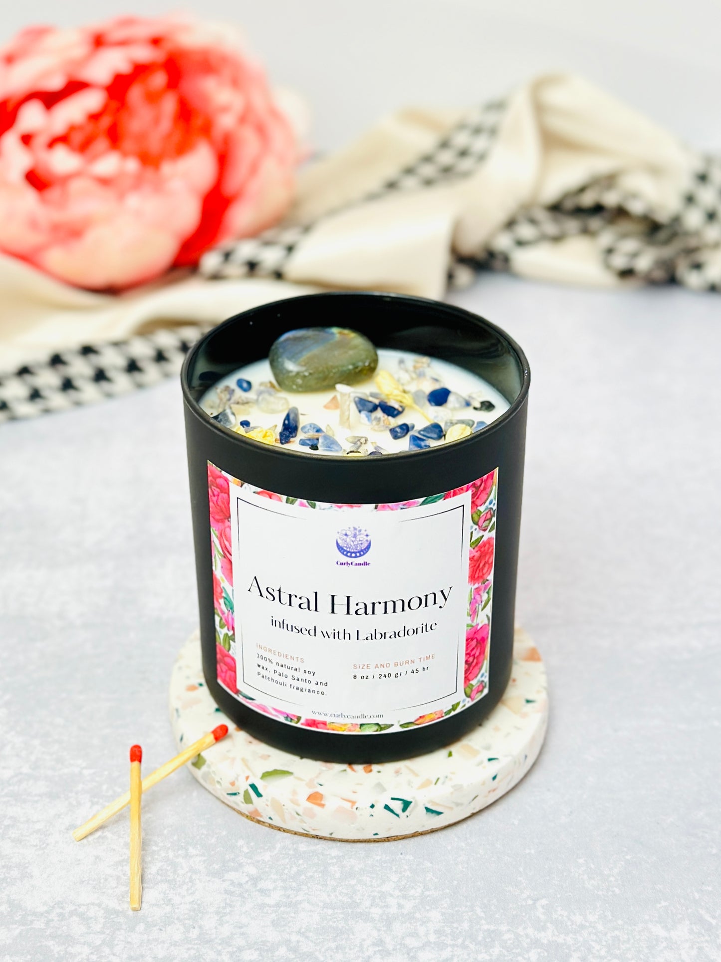 Crystal soy candle with Labradorite  / Astral Harmony manifestation candle