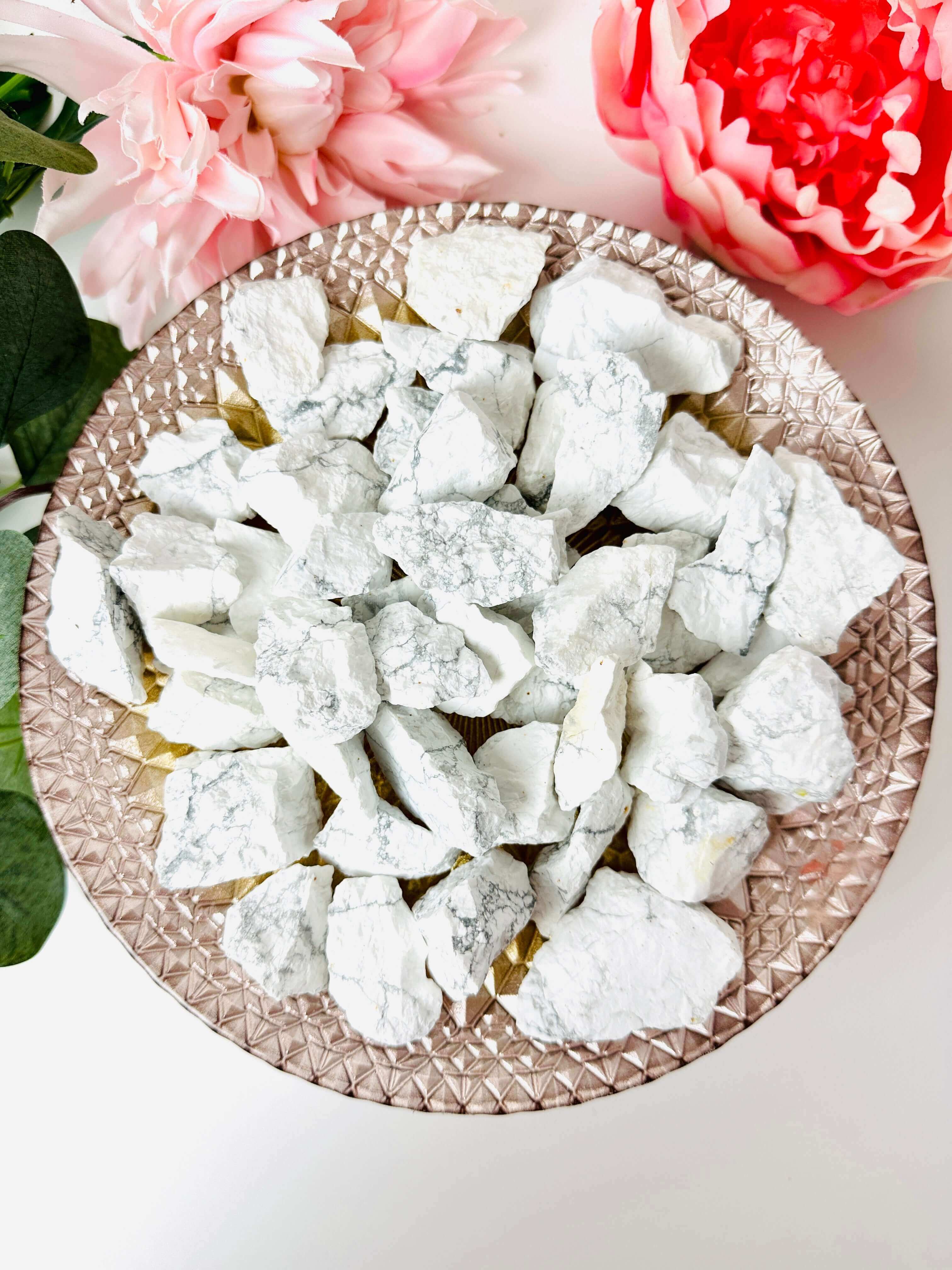 Raw White Howlite Stone, Rough white howlite, raw crystals and mineral